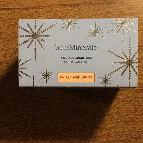 Bare Minerals Original Loose Mineral Foundation Deluxe Size in Fairly Medium 05 - Picture 3 of 5